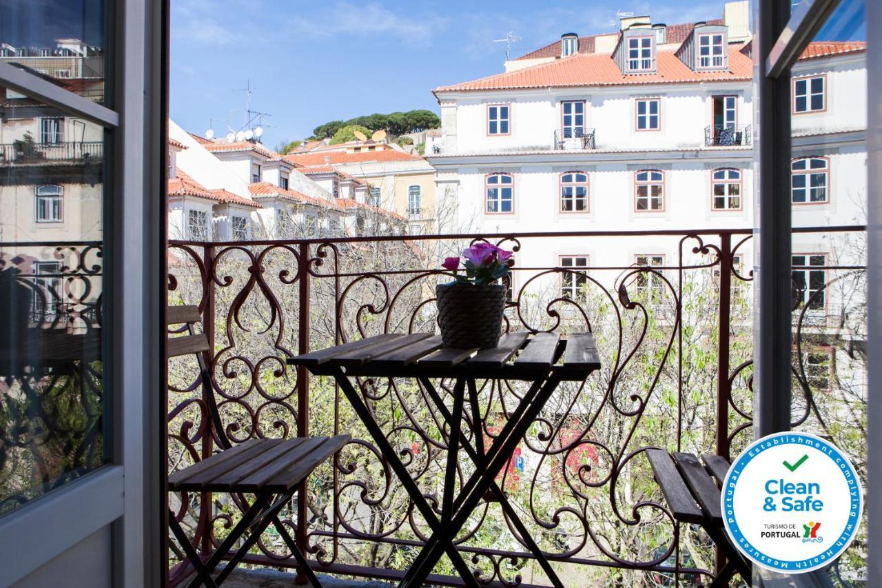 リスボンAlfama Sophisticate Flat With Balconies 2Bedrs 2Baths & Ac In 19Th Century Building Historic Centerアパートメント エクステリア 写真